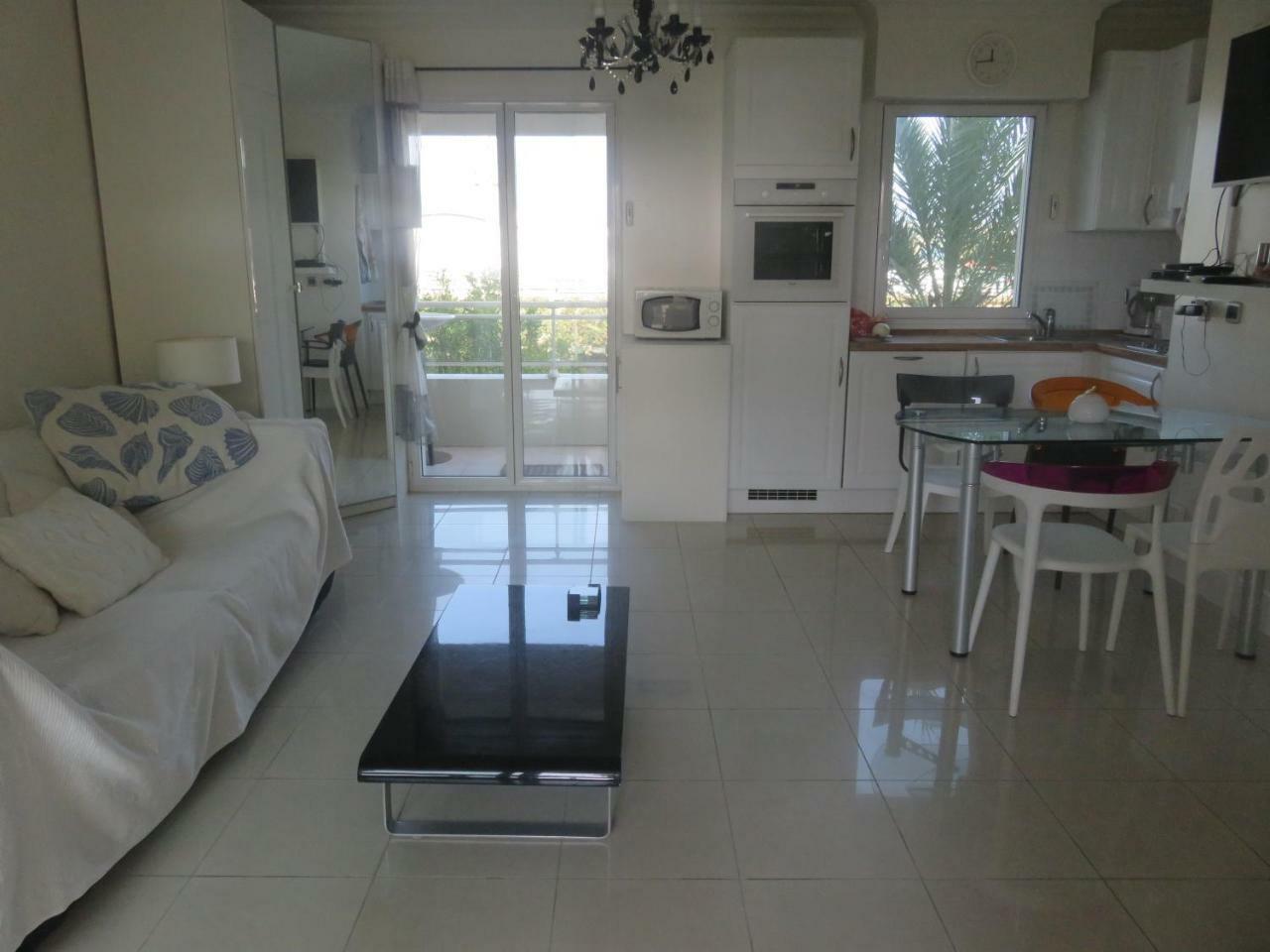 Stunning 2 Bed, 2 Bath Apt On The Cannes Sea Front Has Swimming Pool And Is A Secure Modern Building 464 Exteriér fotografie