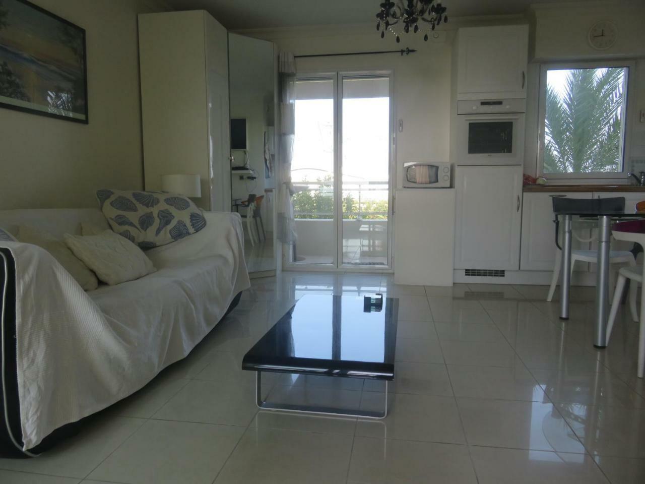 Stunning 2 Bed, 2 Bath Apt On The Cannes Sea Front Has Swimming Pool And Is A Secure Modern Building 464 Exteriér fotografie